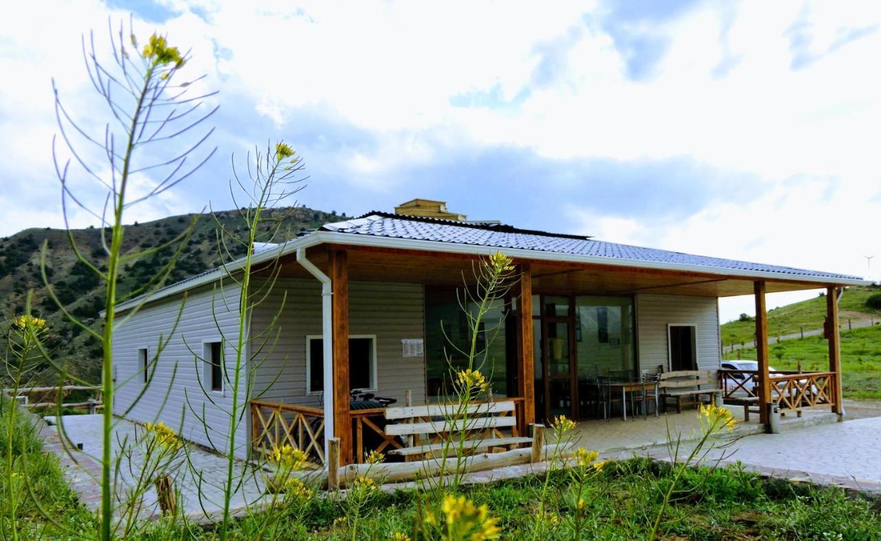 Ecolodge In Wildlife Refuge Urts'adzor エクステリア 写真