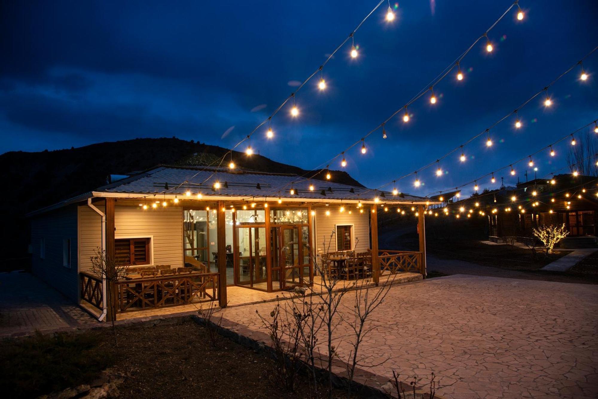 Ecolodge In Wildlife Refuge Urts'adzor エクステリア 写真