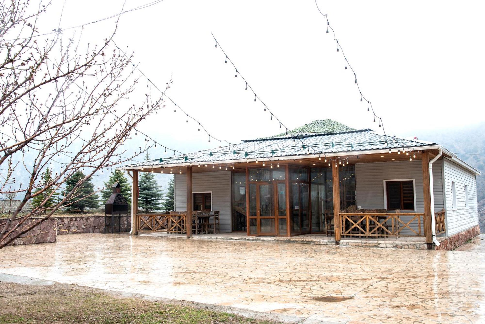 Ecolodge In Wildlife Refuge Urts'adzor エクステリア 写真