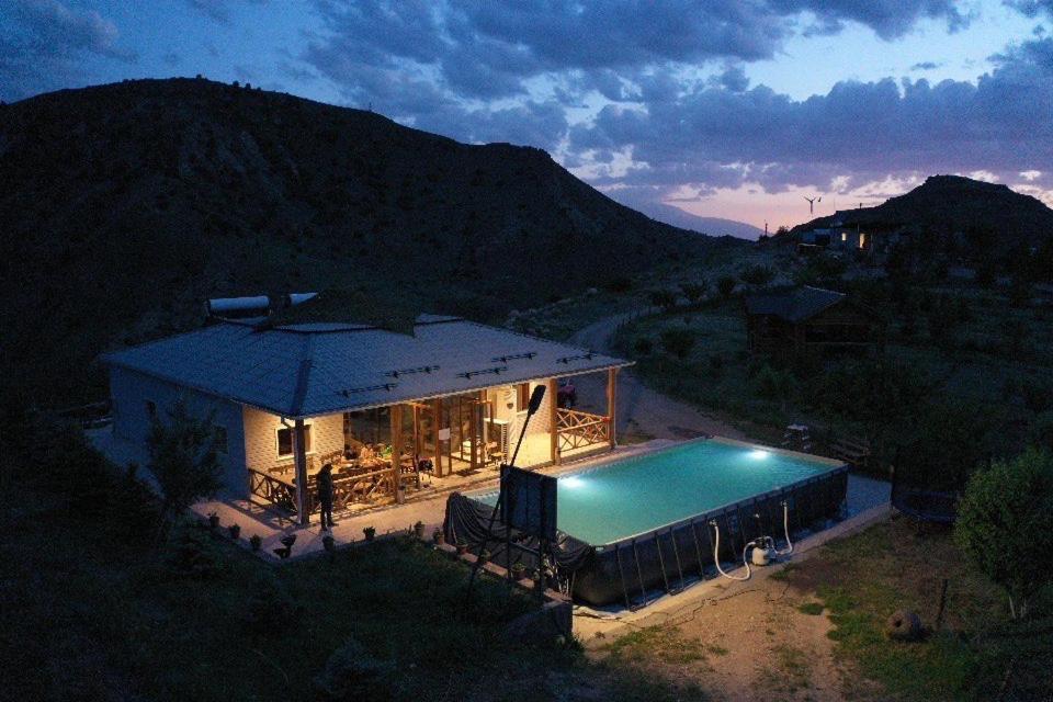 Ecolodge In Wildlife Refuge Urts'adzor エクステリア 写真