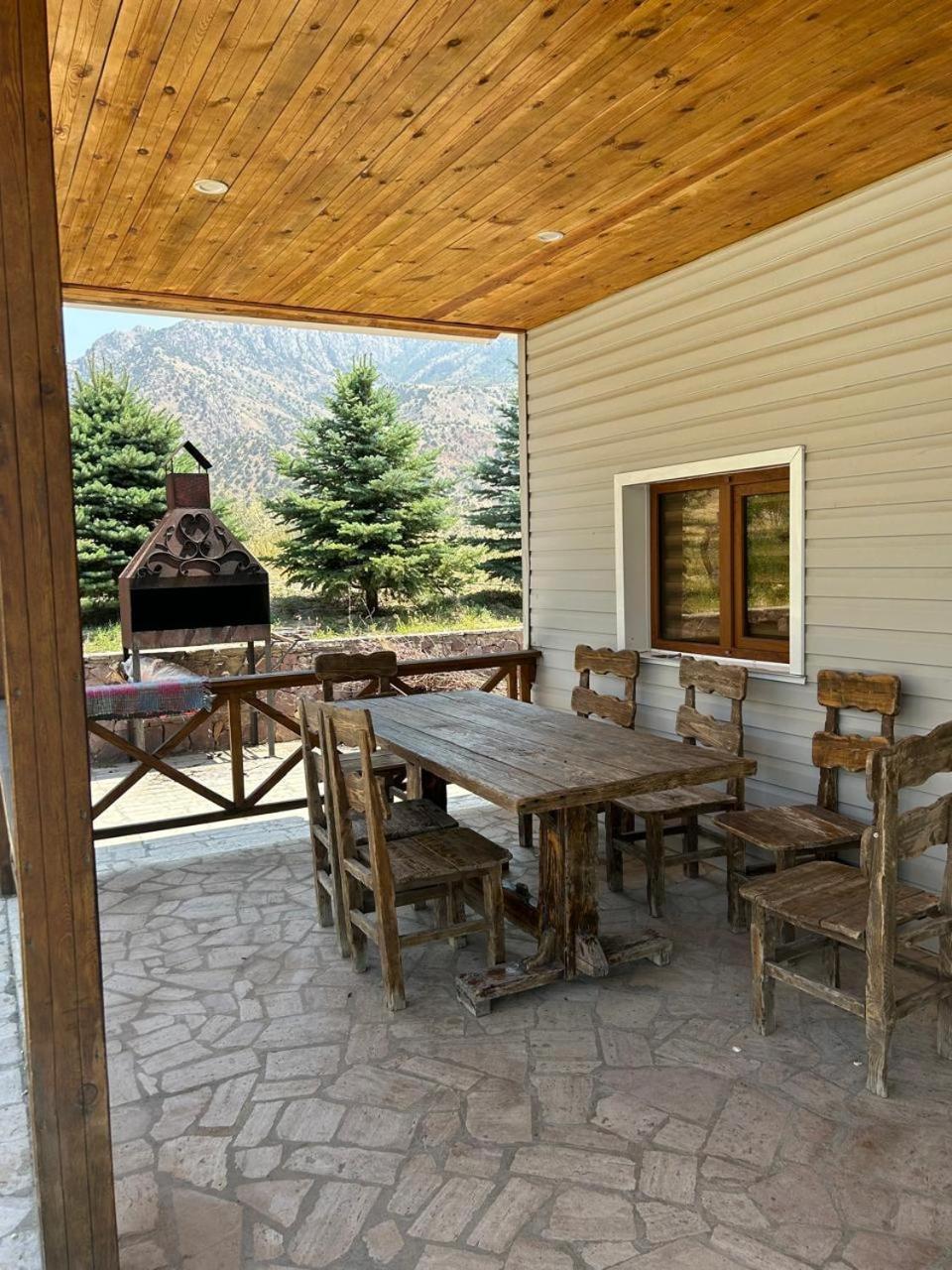 Ecolodge In Wildlife Refuge Urts'adzor エクステリア 写真
